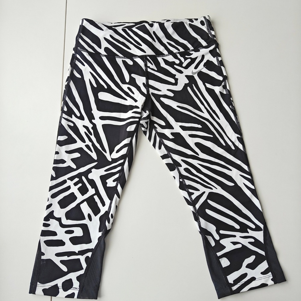 Nike Dri-FIT Running Capri Leggings Zebra Print Black White Cropped Womens Small
